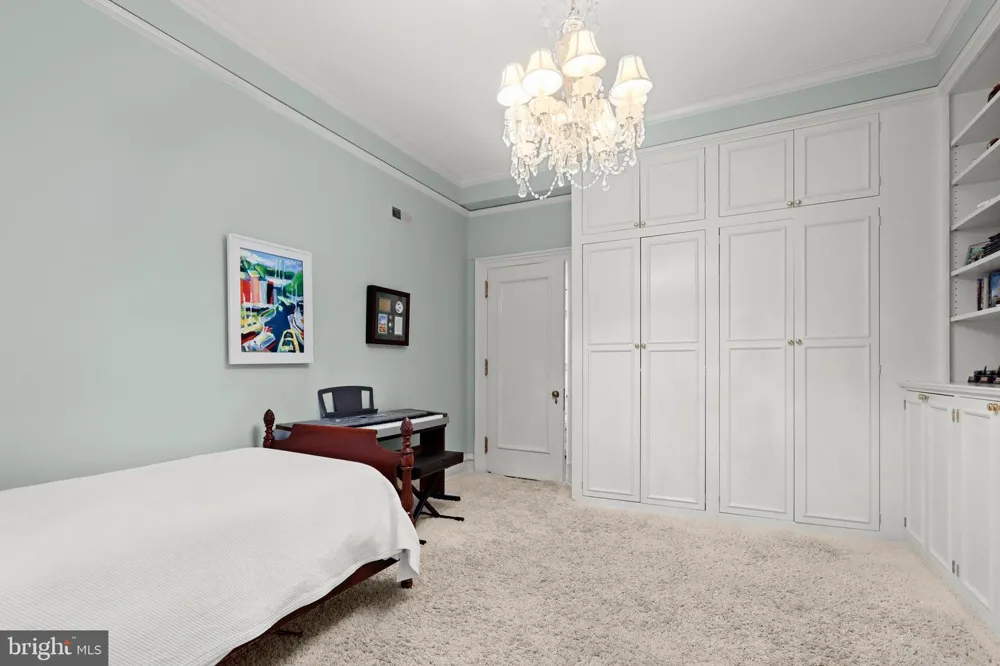 700 WASHINGTON PLACE #2D Baltimore, MD 21201