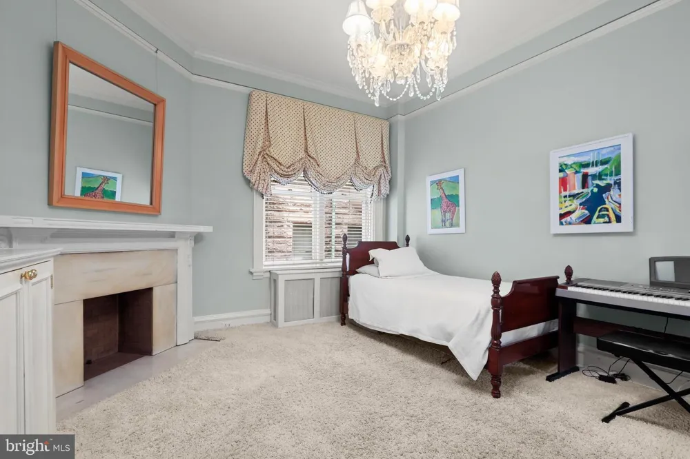 700 WASHINGTON PLACE #2D Baltimore, MD 21201