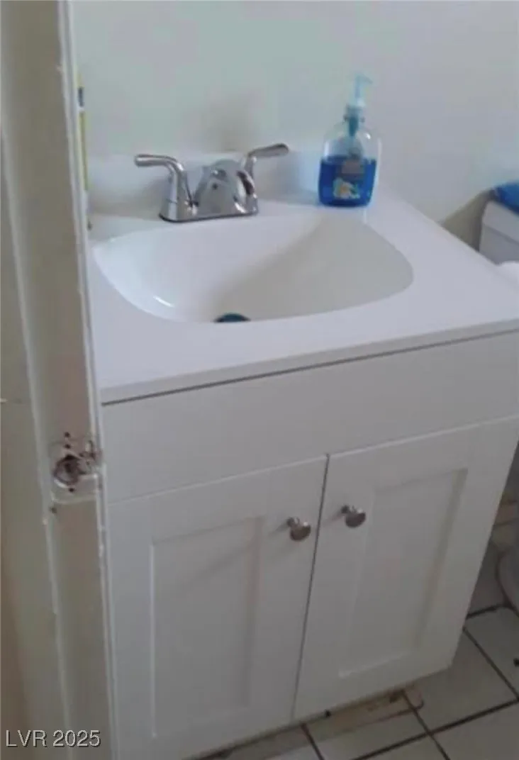 424 Stanford Street Las Vegas, NV 89107