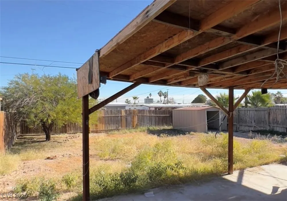 424 Stanford Street Las Vegas, NV 89107