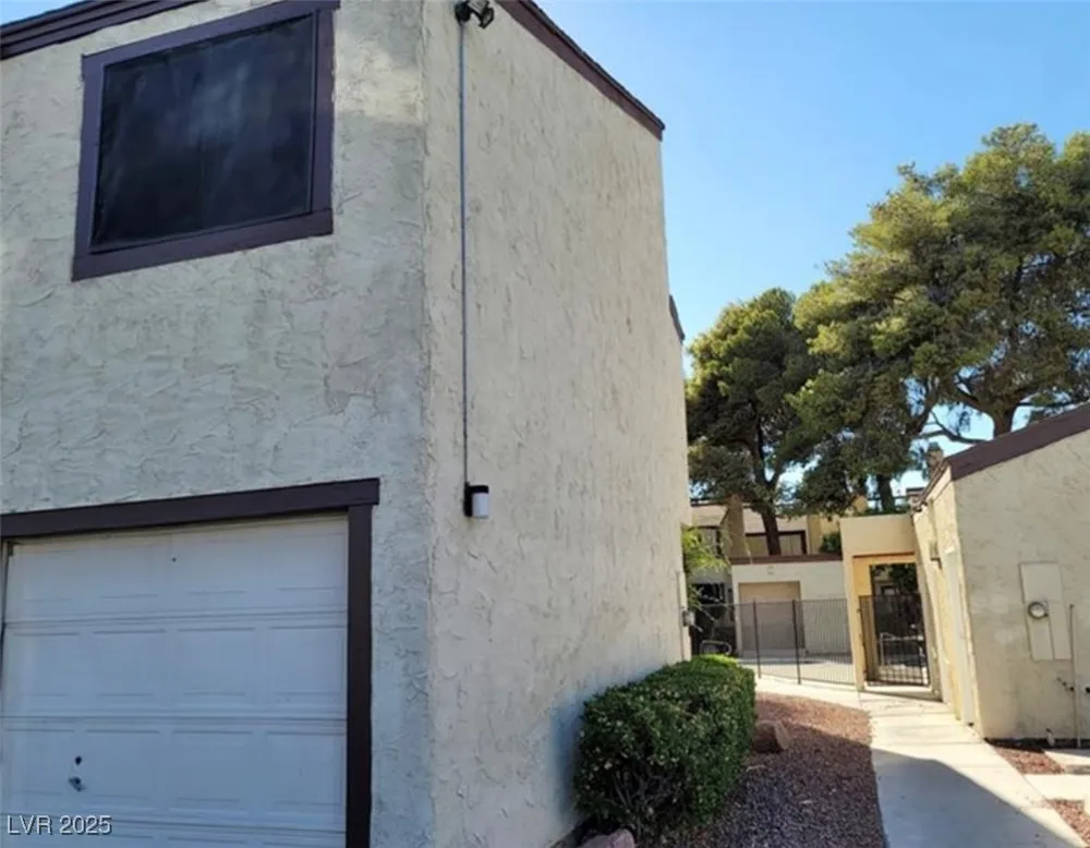5049 Spencer Street #D Las Vegas, NV 89119