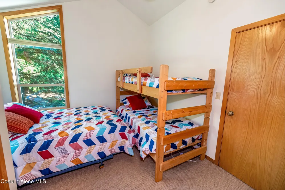 52 White Fir Lane Nordman, ID 83848