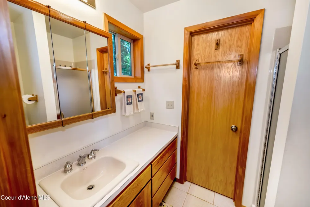 52 White Fir Lane Nordman, ID 83848