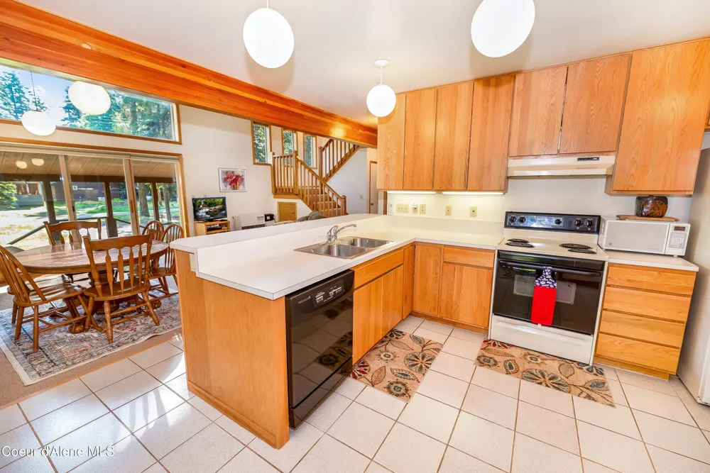 52 White Fir Lane Nordman, ID 83848