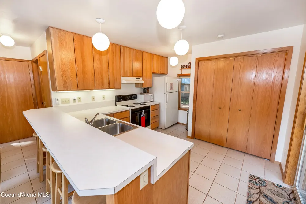52 White Fir Lane Nordman, ID 83848