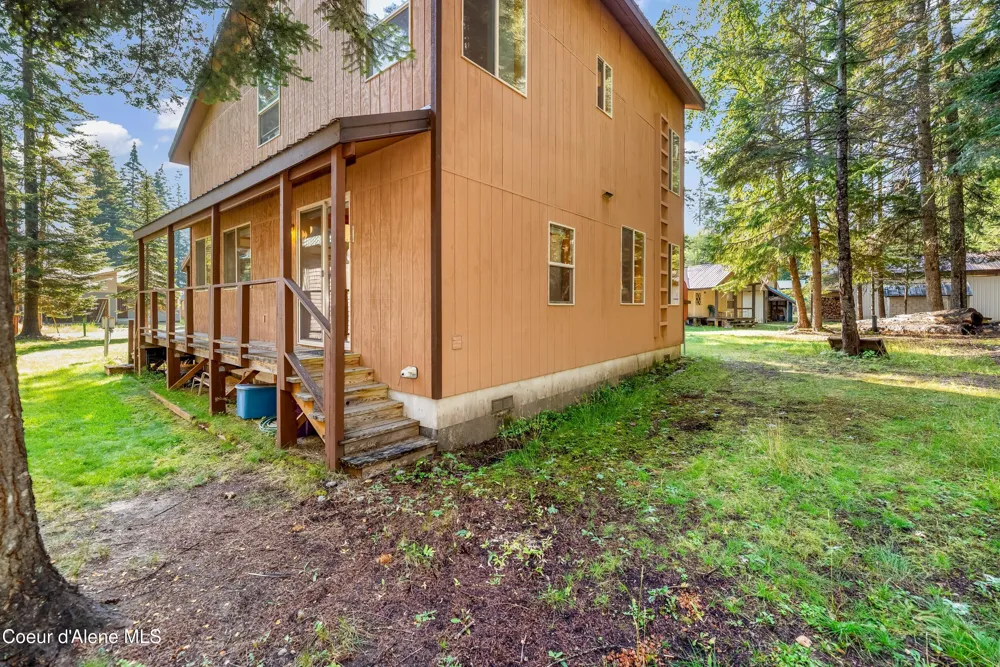 52 White Fir Lane Nordman, ID 83848