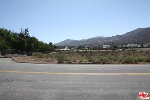 Vac/Cor Soledad Canyon R