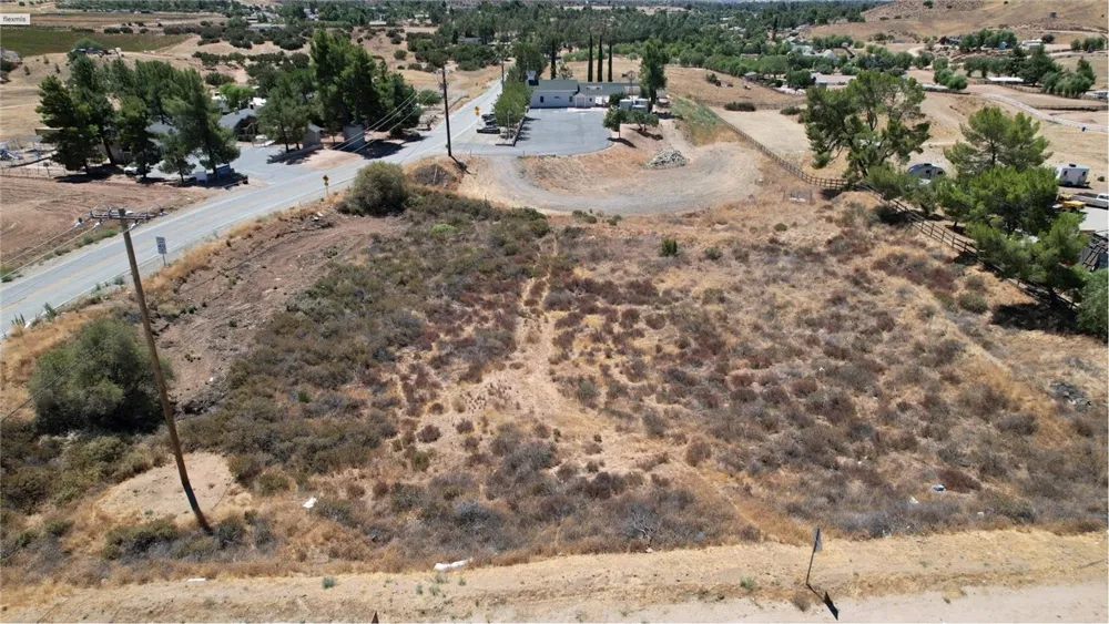 Corner Sierra Hwy & Agua Dulce Agua Dulce, CA 91390