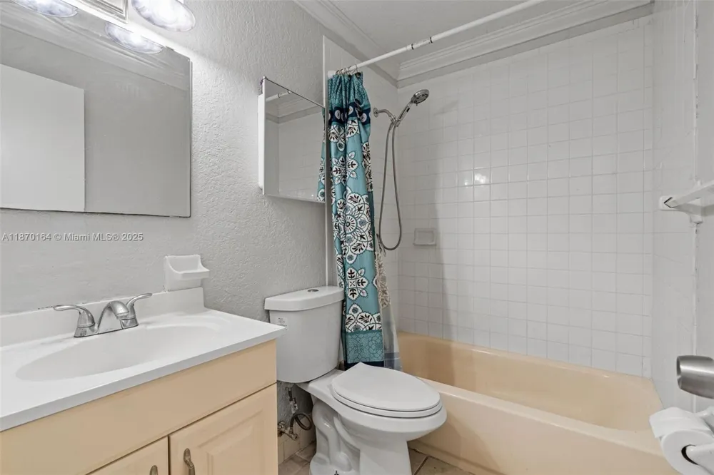 200 Croton Ave #104 Lantana, FL 33462