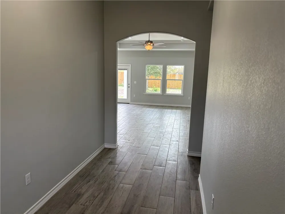 2534 Hewlett Ingleside, TX 78362