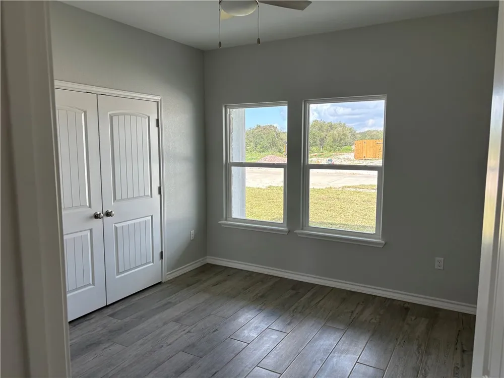 2534 Hewlett Ingleside, TX 78362