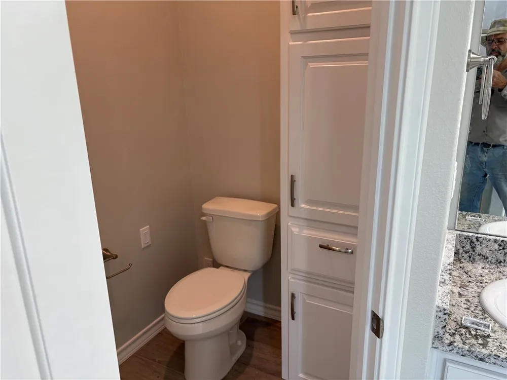 2534 Hewlett Ingleside, TX 78362