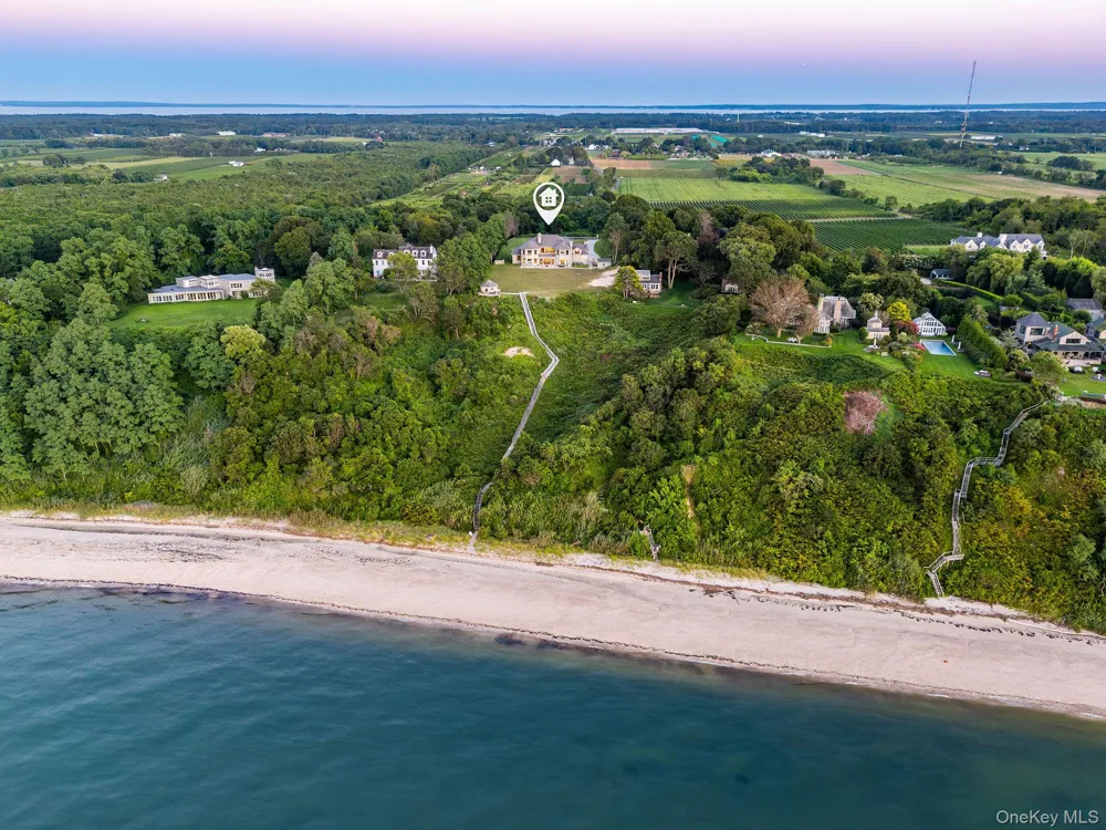 3875 Hallock Lane Mattituck, NY 11952