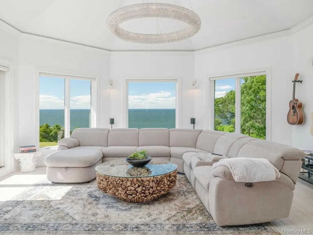 3875 Hallock Lane Mattituck, NY 11952