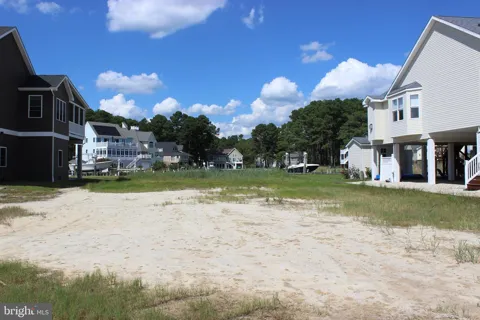 933 SAILORS COURT