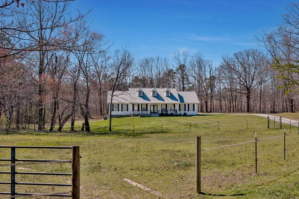389 County Road 717 Bryant, AL 35958