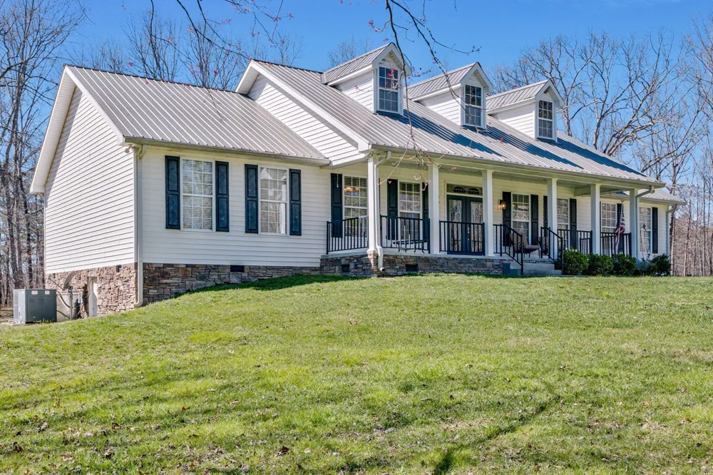 389 County Road 717 Bryant, AL 35958
