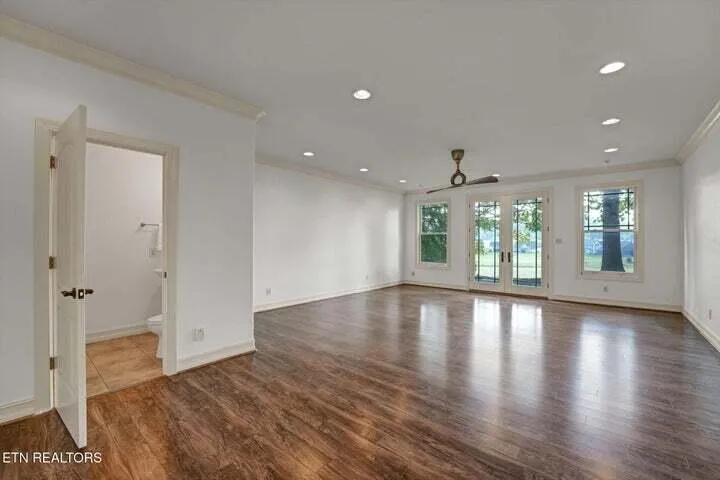 494 Chestnut Lane Loudon, TN 37774