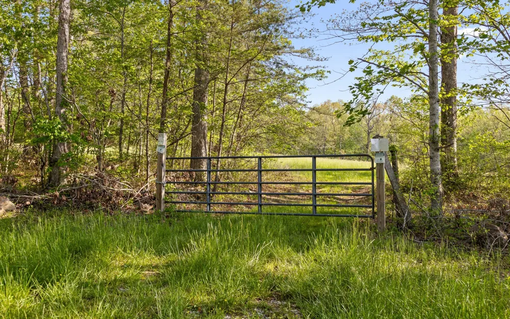 384 Clouse Hill Road Tracy City, TN 37387
