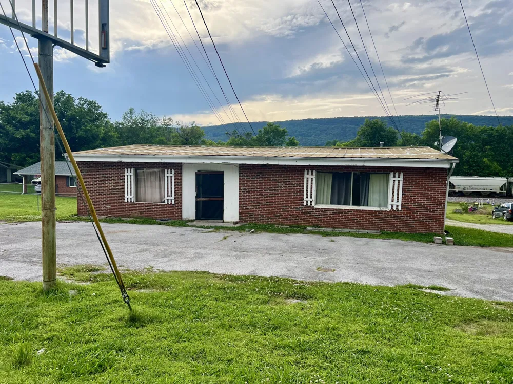 427 Medlin Pike Evensville, TN 37332