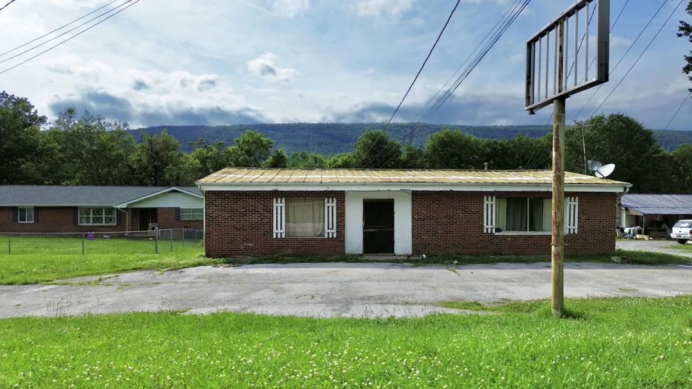 427 Medlin Pike Evensville, TN 37332