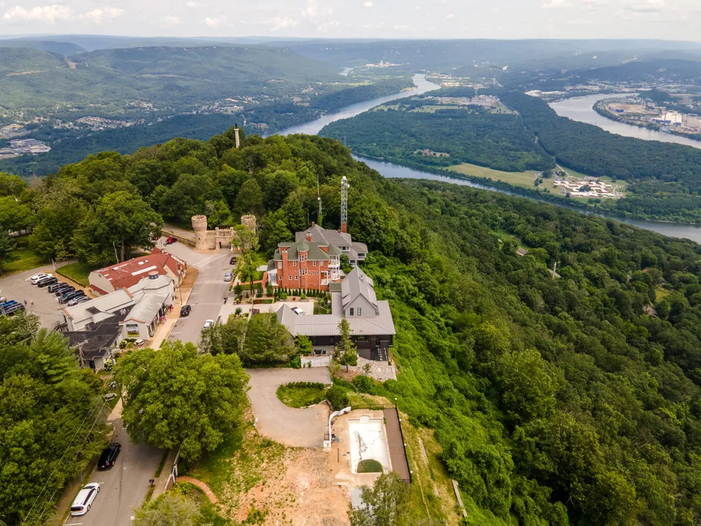 1107 E Brow Road Lookout Mountain, TN 37350