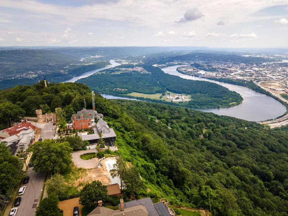 1107 E Brow Road Lookout Mountain, TN 37350