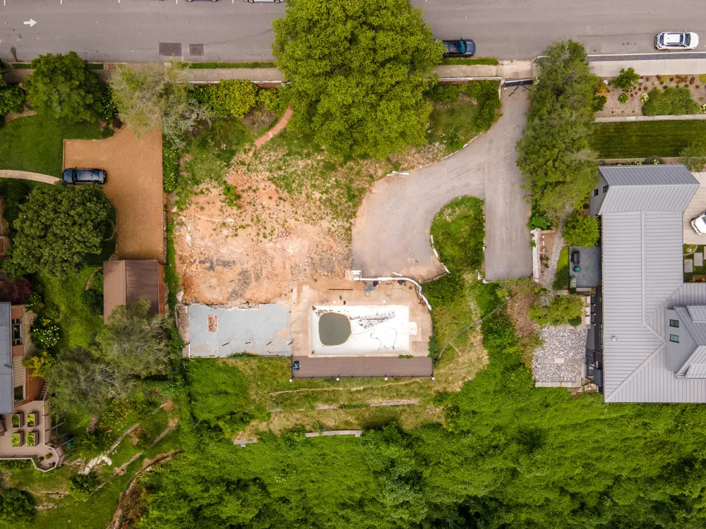 1107 E Brow Road Lookout Mountain, TN 37350