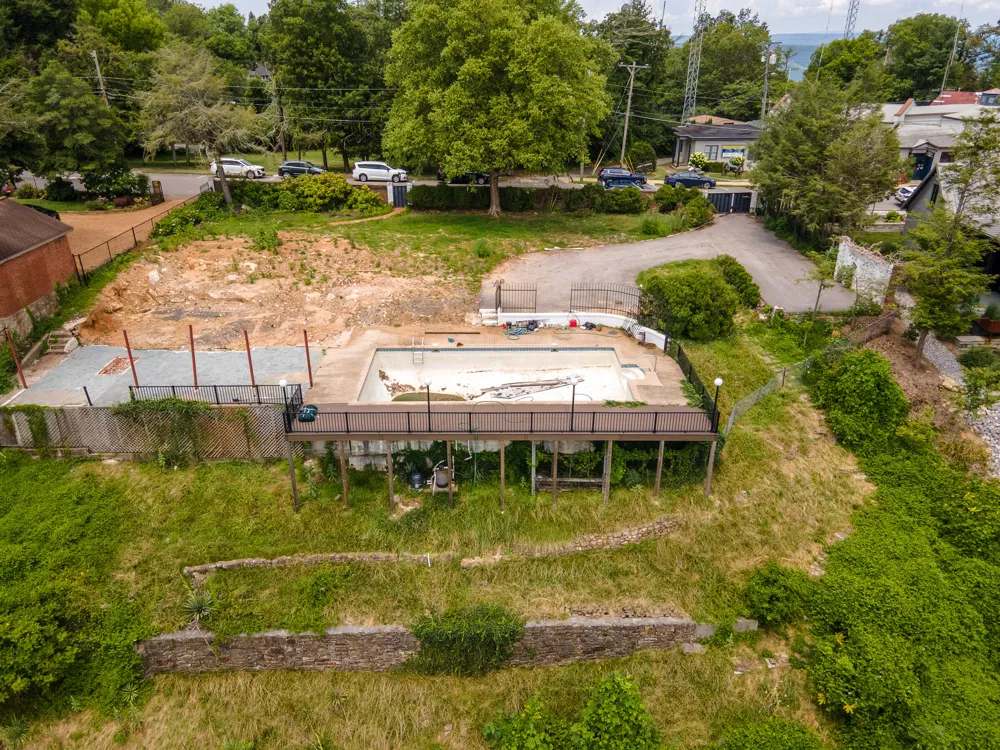 1107 E Brow Road Lookout Mountain, TN 37350