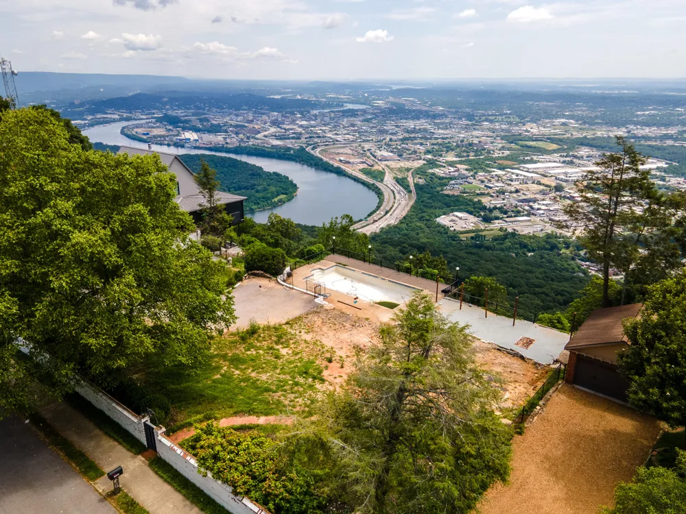 1107 E Brow Road Lookout Mountain, TN 37350