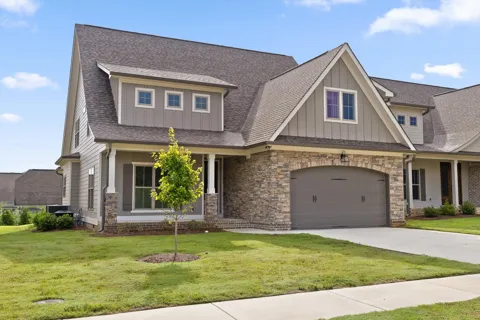 3179 Grassland Circle