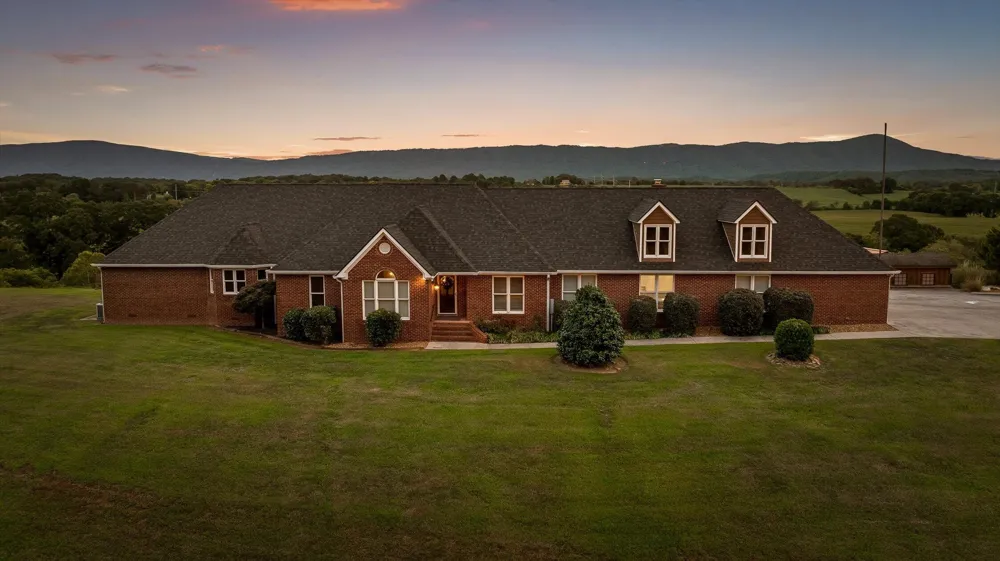 1020 Thomas Road Benton, TN 37307