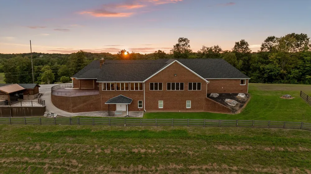 1020 Thomas Road Benton, TN 37307