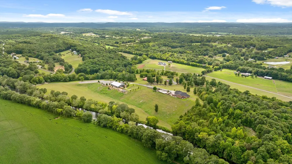1020 Thomas Road Benton, TN 37307