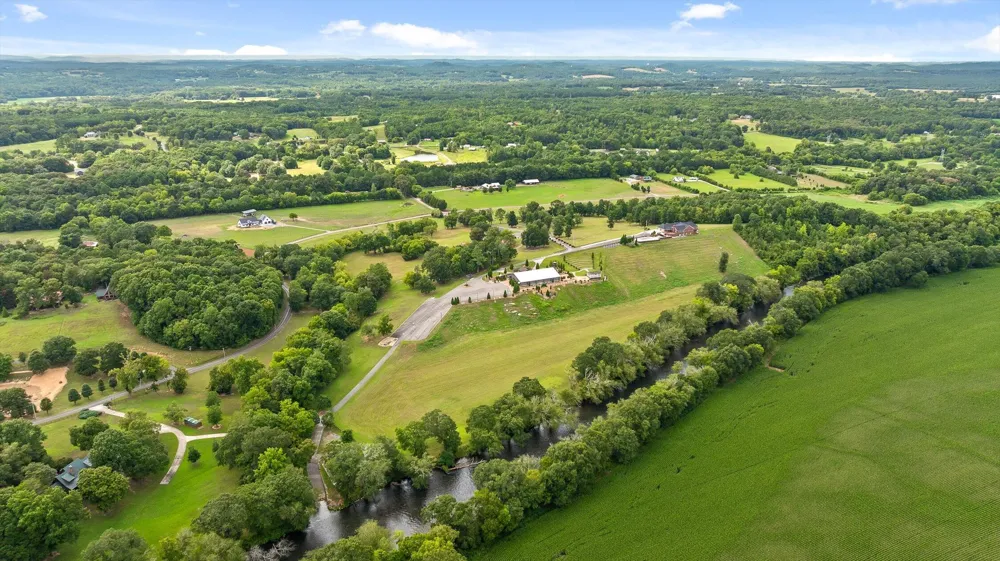 1020 Thomas Road Benton, TN 37307