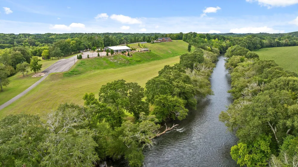 1020 Thomas Road Benton, TN 37307