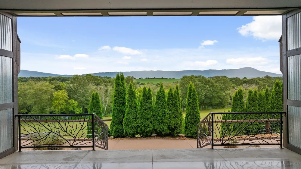 1020 Thomas Road Benton, TN 37307
