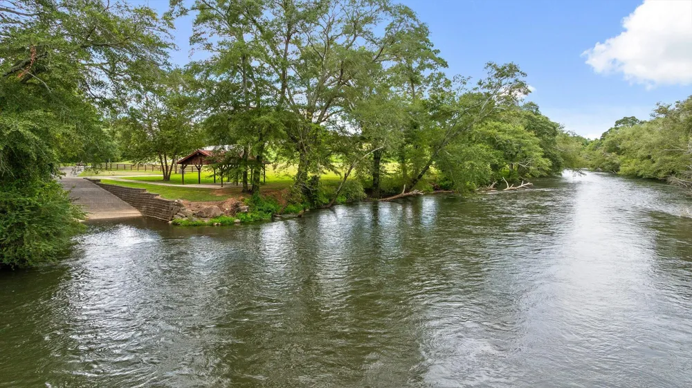 1020 Thomas Road Benton, TN 37307