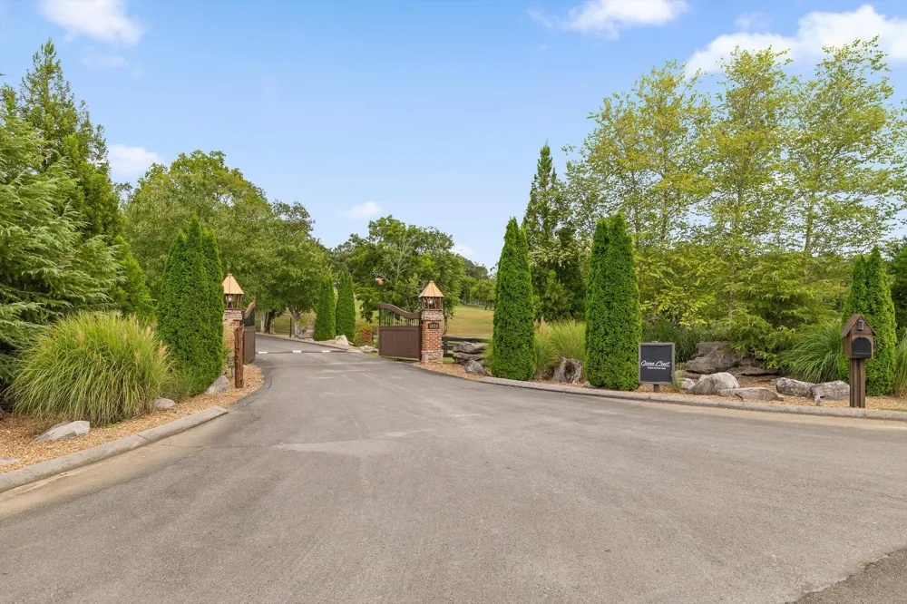 1020 Thomas Road Benton, TN 37307