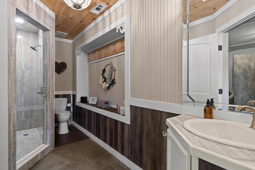 1020 Thomas Road Benton, TN 37307