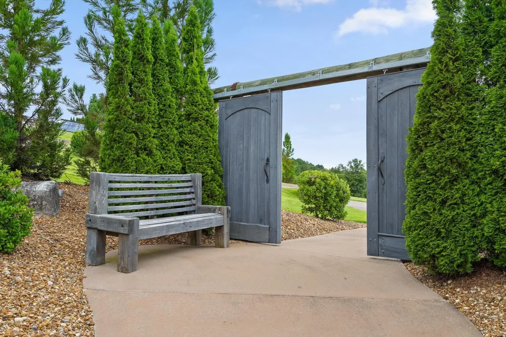 1020 Thomas Road Benton, TN 37307