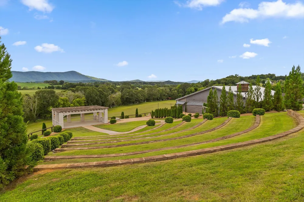1020 Thomas Road Benton, TN 37307