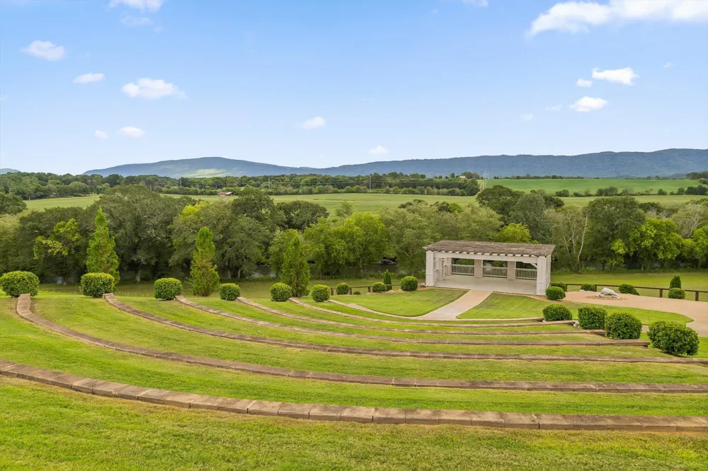 1020 Thomas Road Benton, TN 37307