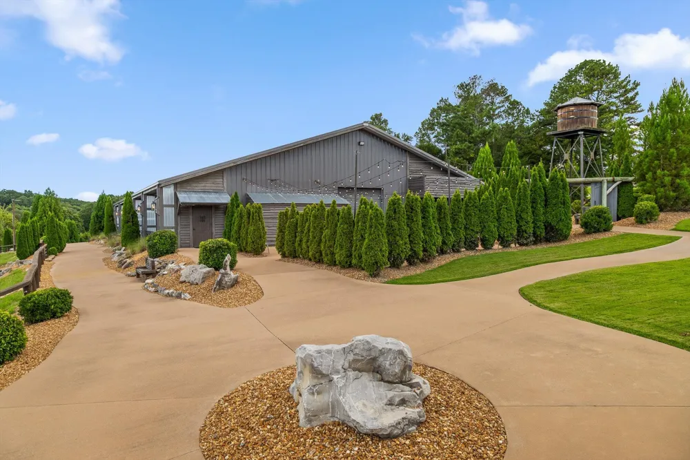 1020 Thomas Road Benton, TN 37307