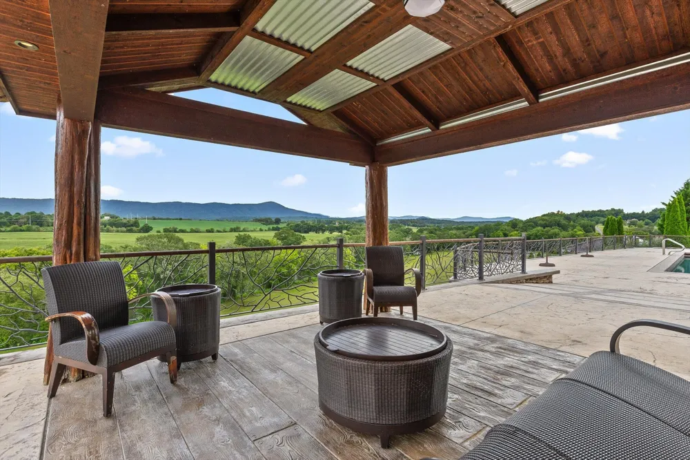 1020 Thomas Road Benton, TN 37307