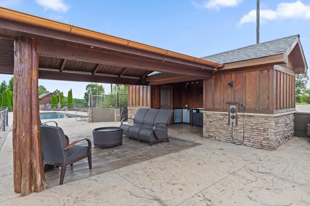 1020 Thomas Road Benton, TN 37307