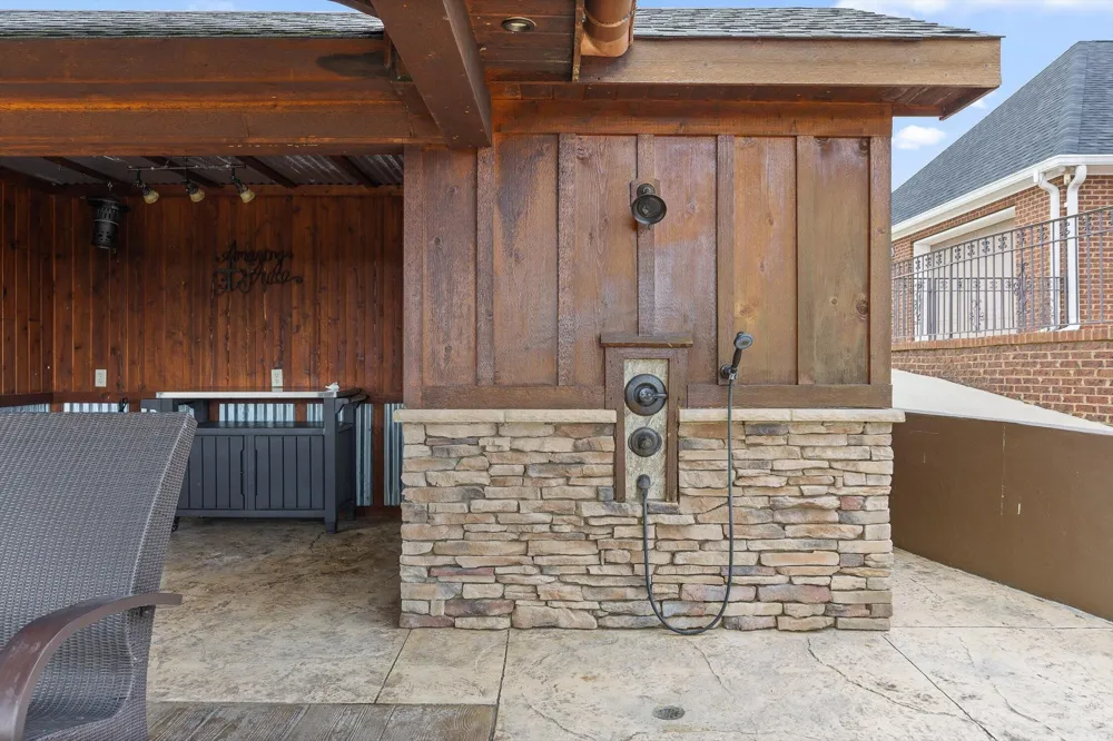 1020 Thomas Road Benton, TN 37307