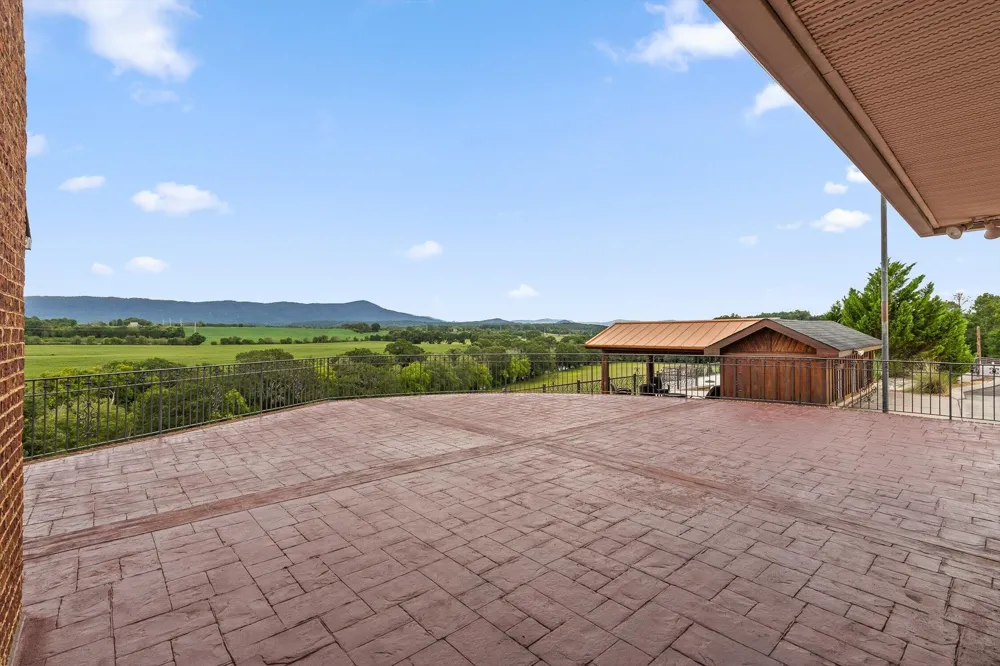 1020 Thomas Road Benton, TN 37307