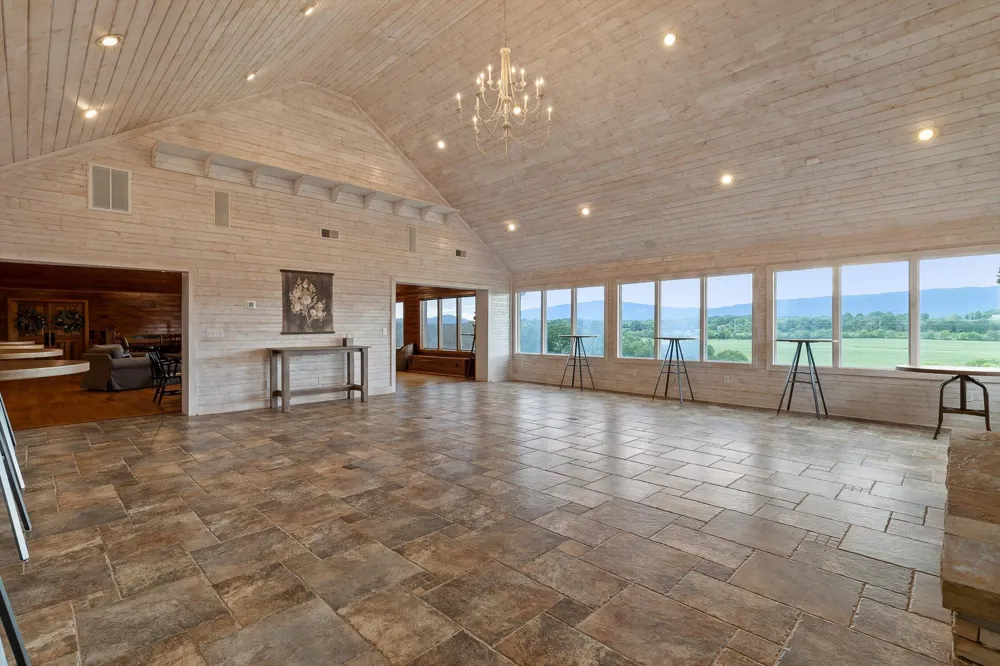 1020 Thomas Road Benton, TN 37307