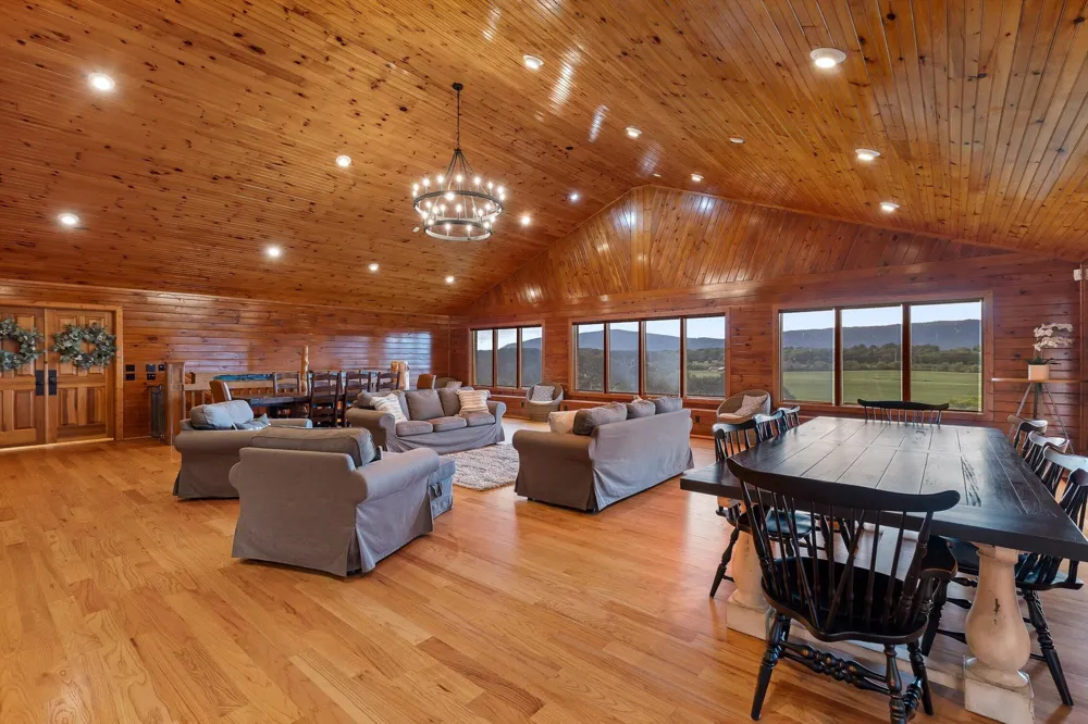 1020 Thomas Road Benton, TN 37307